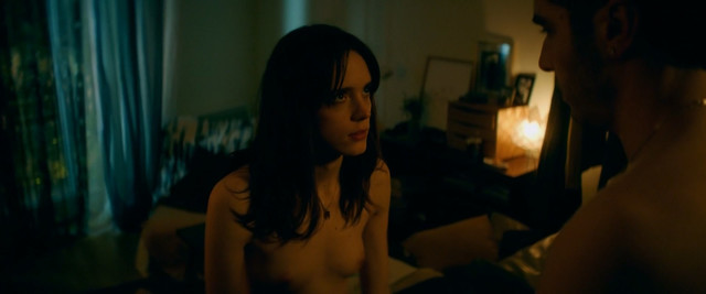 Stacy Martin nude - Joueurs (2018)