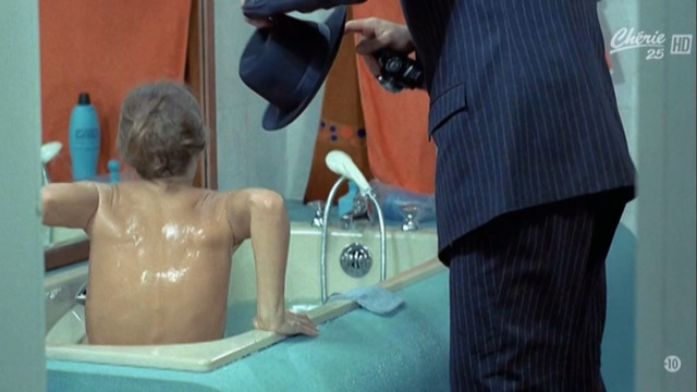 Romy Schneider nude - Max et les ferrailleurs (1971)