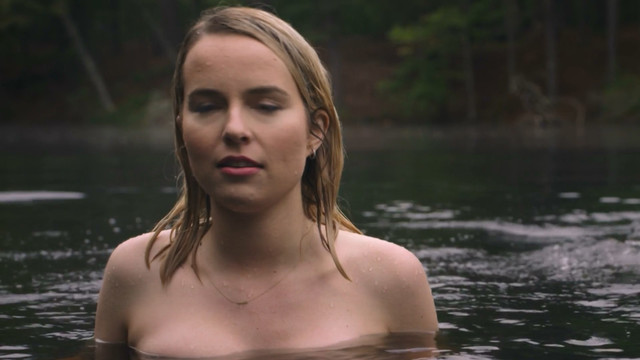 Bridgit Mendler sexy - Father of the Year (2018)