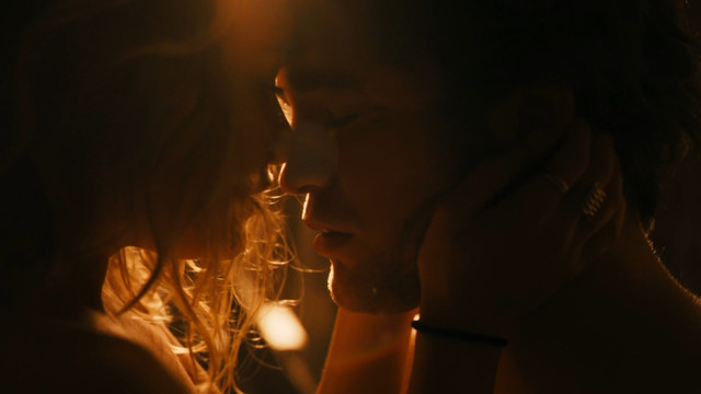 Emilie De Ravin sexy - Remember Me (2010)