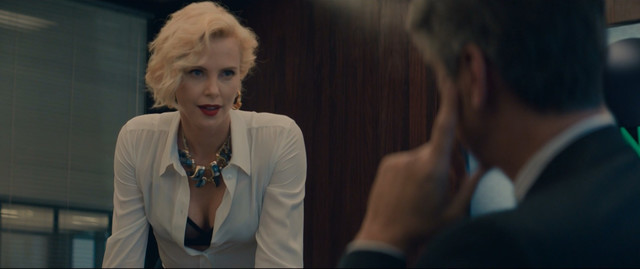 Charlize Theron sexy - Gringo (2018)