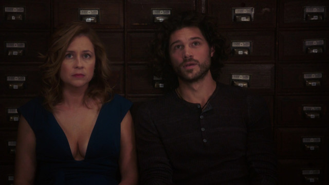 Jenna Fischer sexy - Splitting Up Together s01e04 (2018)