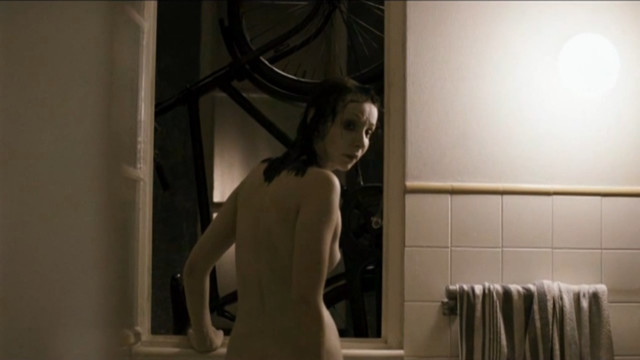 Jana Plodkova nude - Protektor (2009)