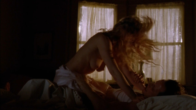 Carrie Anne Fleming nude - Masters of Horror s01e04 (2005)