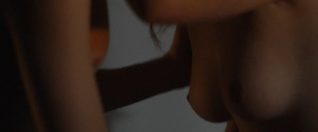 Miri Ann Beuschel nude - Forældre (2016)