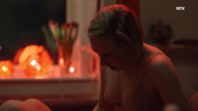 Gina Lindas Theodorsen nude - Pa Fylla s01e02 (2016)