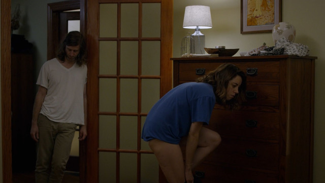 Aubrey Plaza sexy - Easy s02e01 (2017)