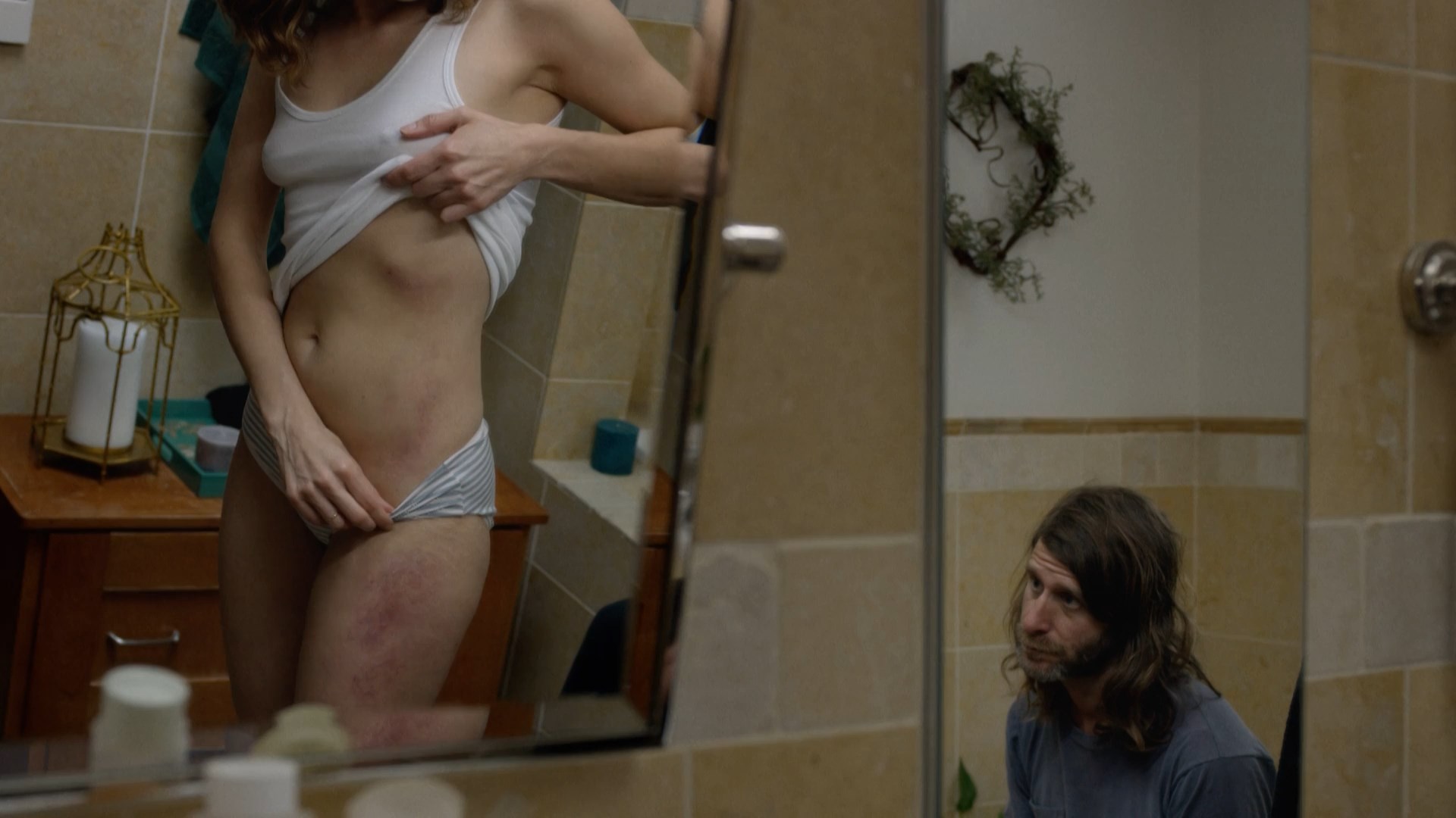 Aubrey Plaza sexy - Easy s02e01 (2017)