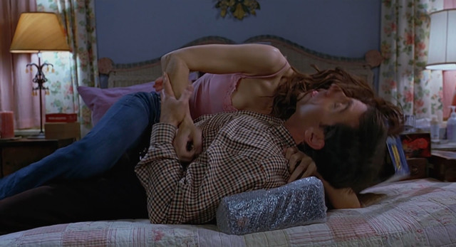 Catherine Keener sexy – The 40-Year-Old Virgin (2005)