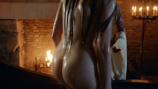 Charlotte Hope nude - The Spanish Princess s01e01 (2019)