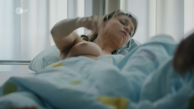 Lisa Wagner nude - Kommissarin Heller s01e09 (2019)