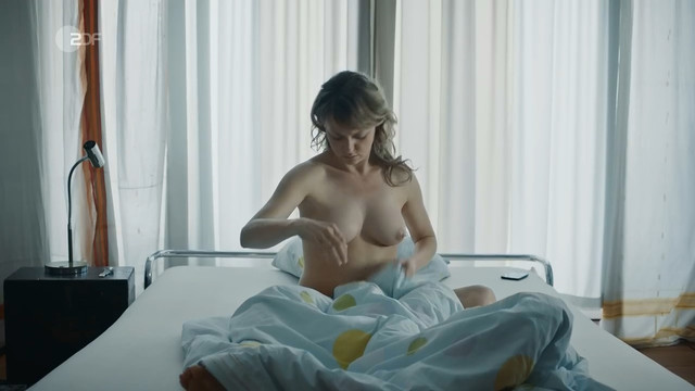 Lisa Wagner nude - Kommissarin Heller s01e09 (2019)