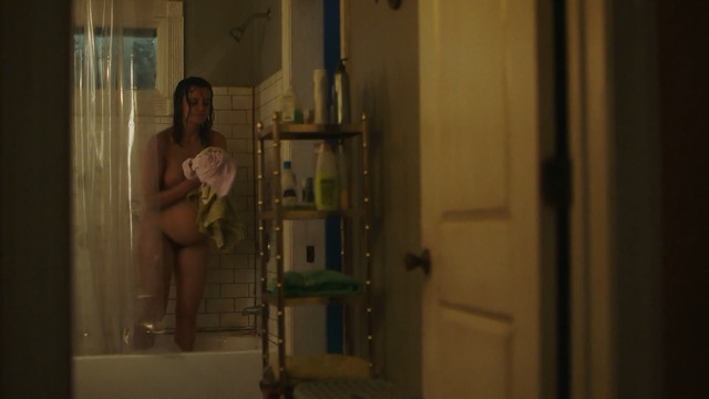 Frankie Shaw nude - SMILF s02e05 (2019)