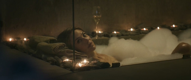 Claire Forlani sexy - An Affair to Die For (2019)