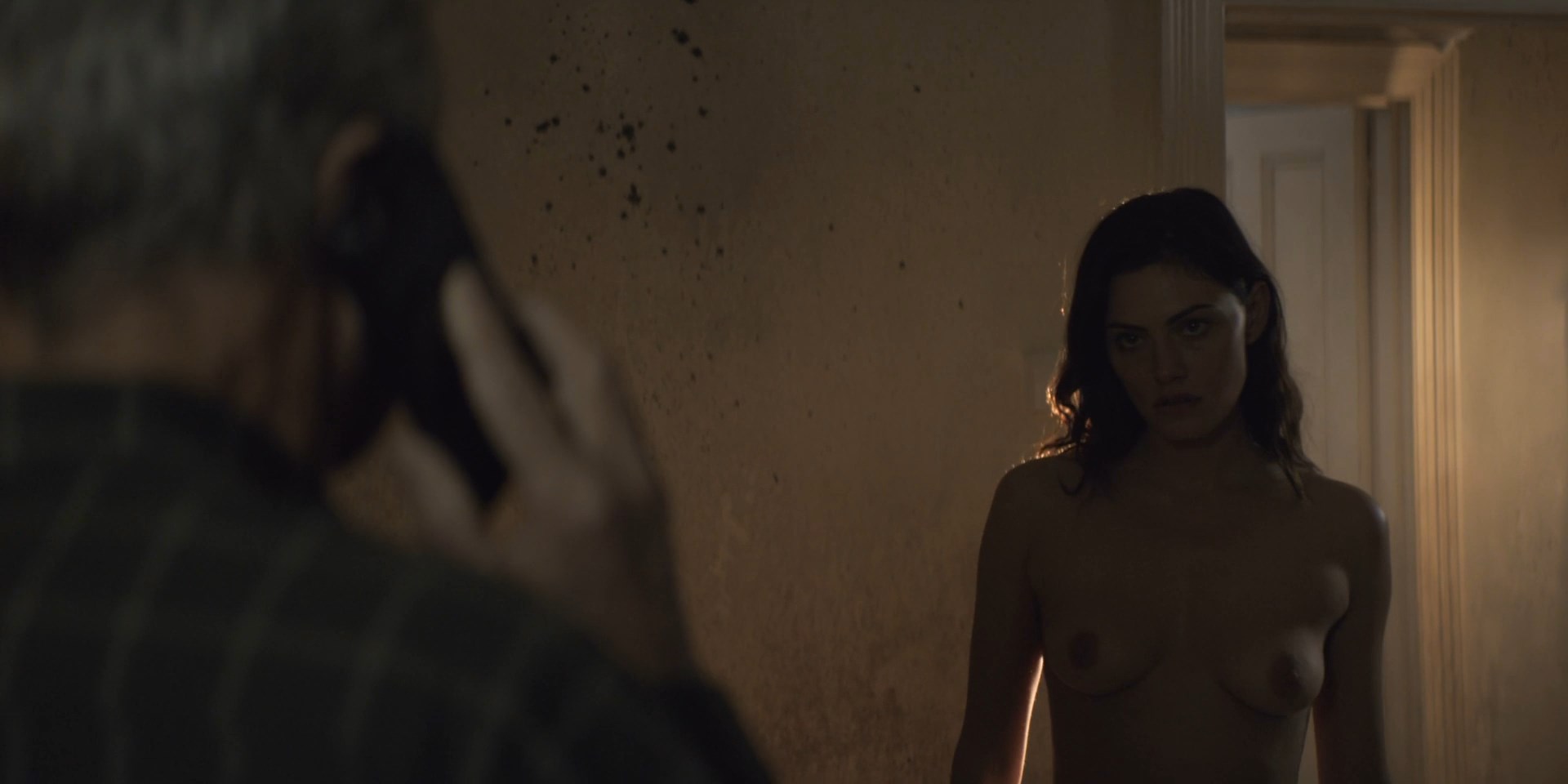 Phoebe Tonkin nude - Bloom s01e02-04 (2019)