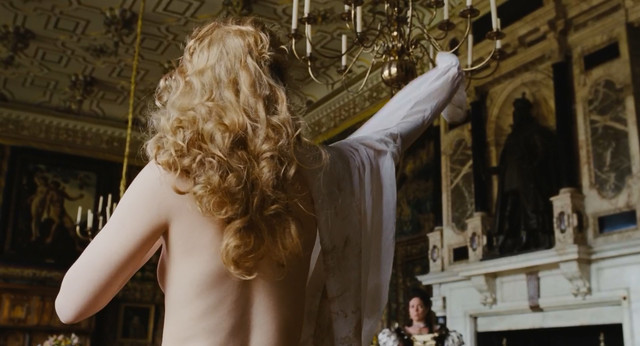 Emma Stone nude - The Favourite (2018)