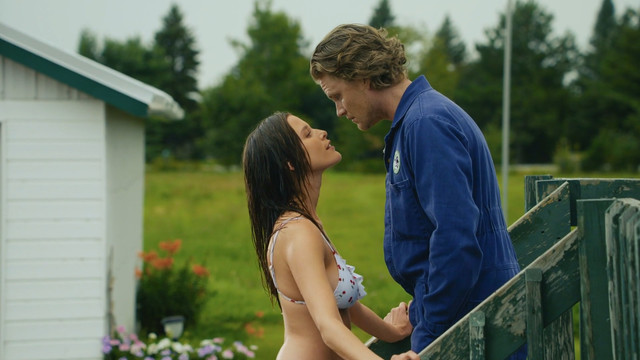 Kim Cloutier sexy - Letterkenny s06e01 (2018)