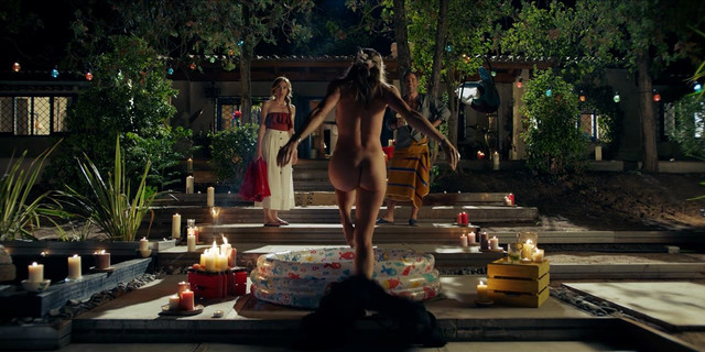 Carolina Lapausa nude - Pequenas Coincidencias s01e05 (2018)