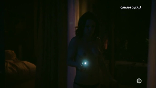 Alice Beladi nude - Hippocrate s01e04 (2018)