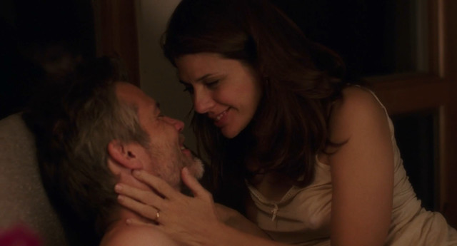 Marisa Tomei sexy - Dark Was the Night (2018)