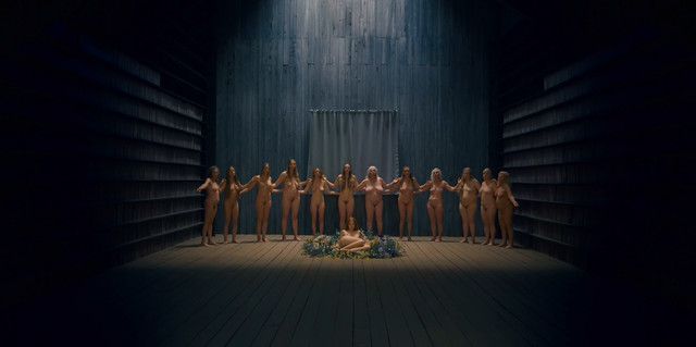 Isabelle Grill nude - Midsommar (2019)