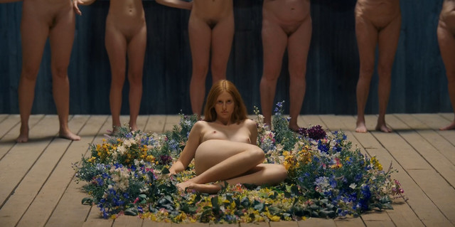 Isabelle Grill nude - Midsommar (2019)