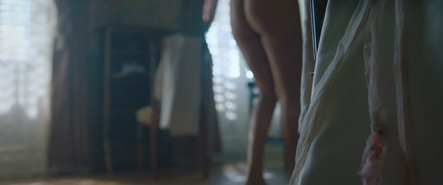 Julie De Bona nude - Le Bazar de la charit s01e03, e05 (2019)