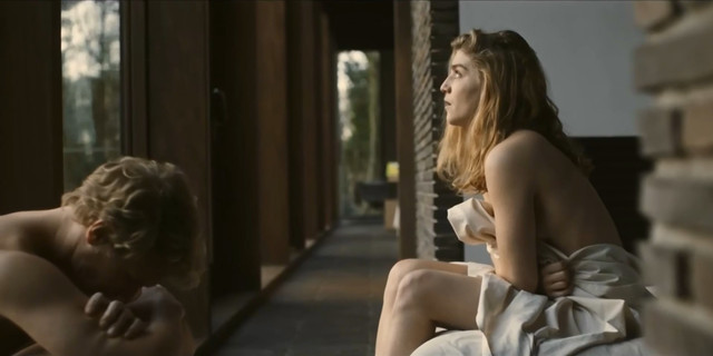 Charlotte De Bruyne nude - De Twaalf s01e01, e06 (2019)