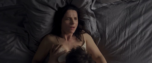 Juliette Binoche nude - Celle que vous croyez (2019)