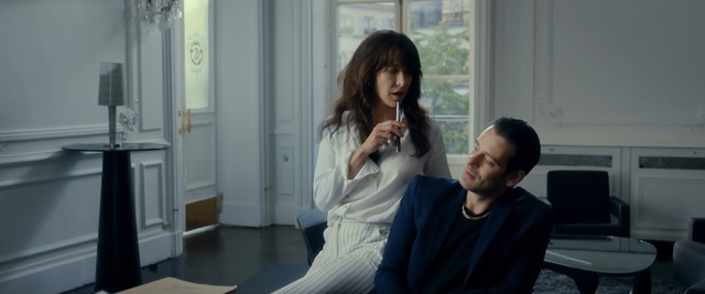 Sophie Marceau sexy - Mme Mills, une voisine si parfaite (2018)