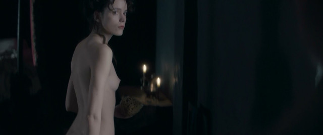 Stacy Martin nude - Dernier amour (2019)