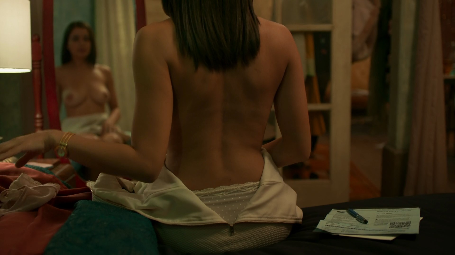 Paulina Gaitan nude - Diablo Guardian s01e04 (2018)