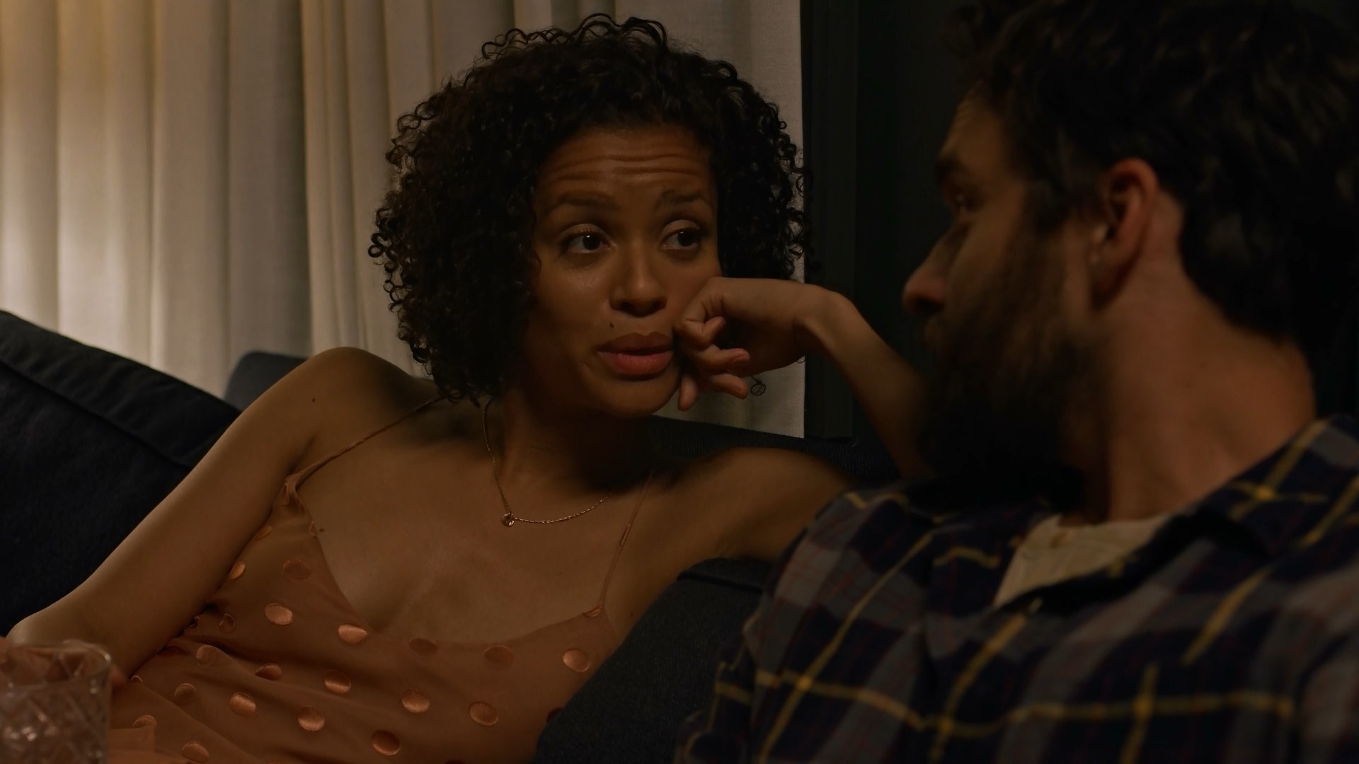 Gugu Mbatha-Raw sexy - Easy s03e09 (2019)