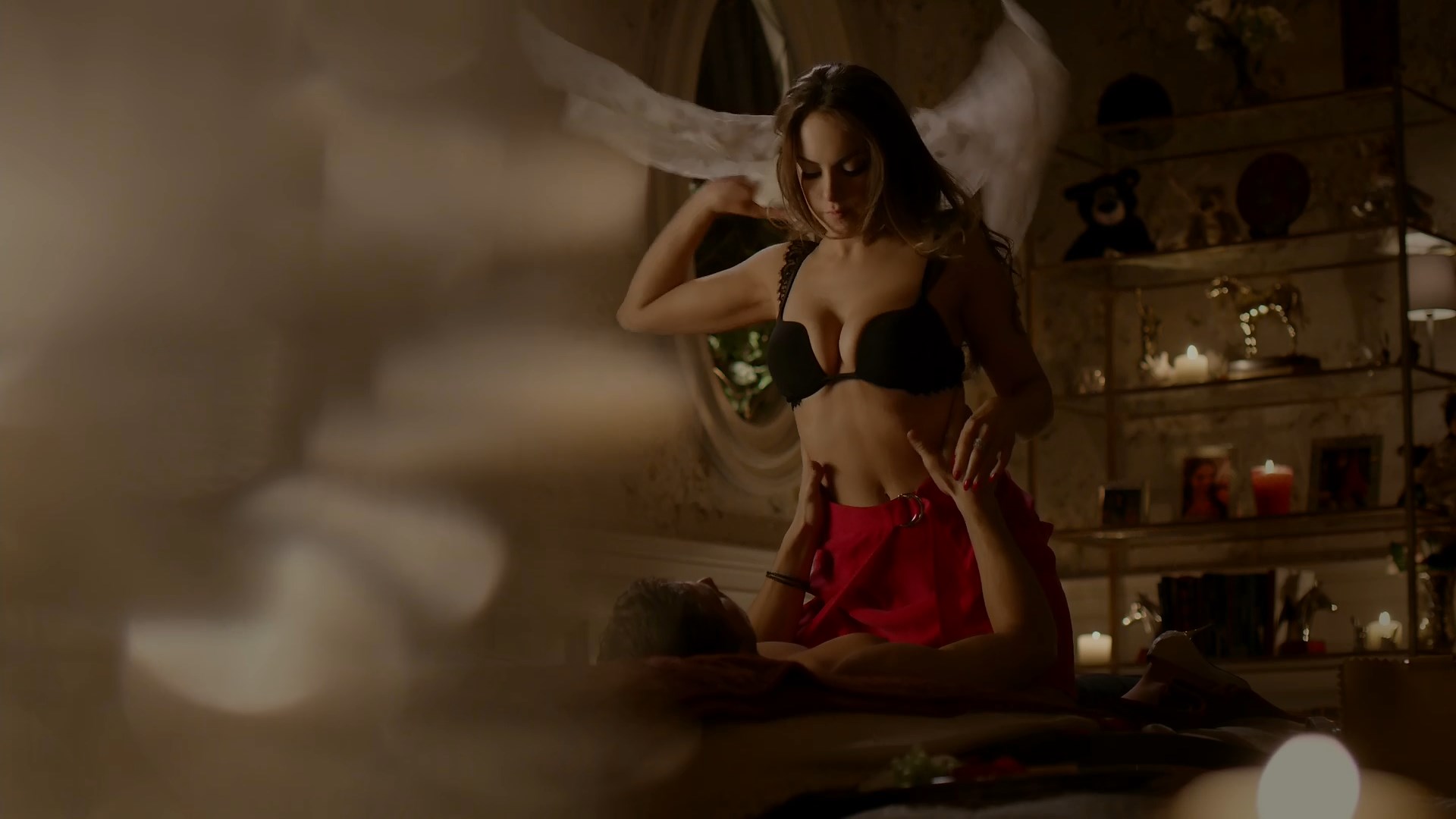 Elizabeth Gillies sexy - Dynasty s02e21 (2018)