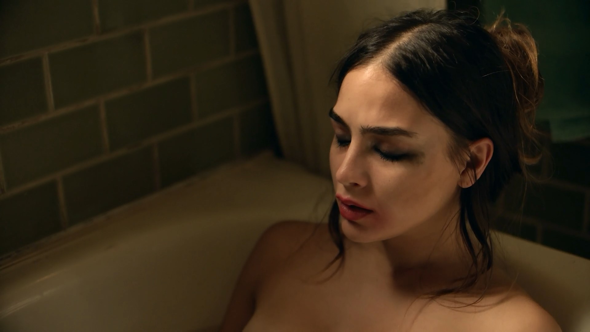 Melissa Barrera sexy - Vida s02e07 (2019)