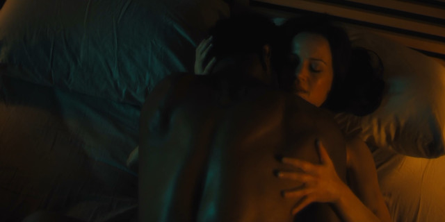 Carla Gugino nude - Jett s01e01 (2019)