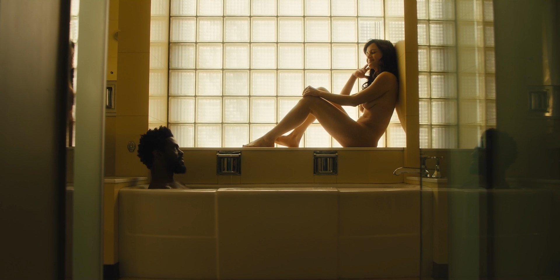 Carla Gugino nude - Jett s01e01 (2019)