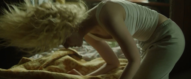 Elle Fanning sexy - Teen Spirit (2018)