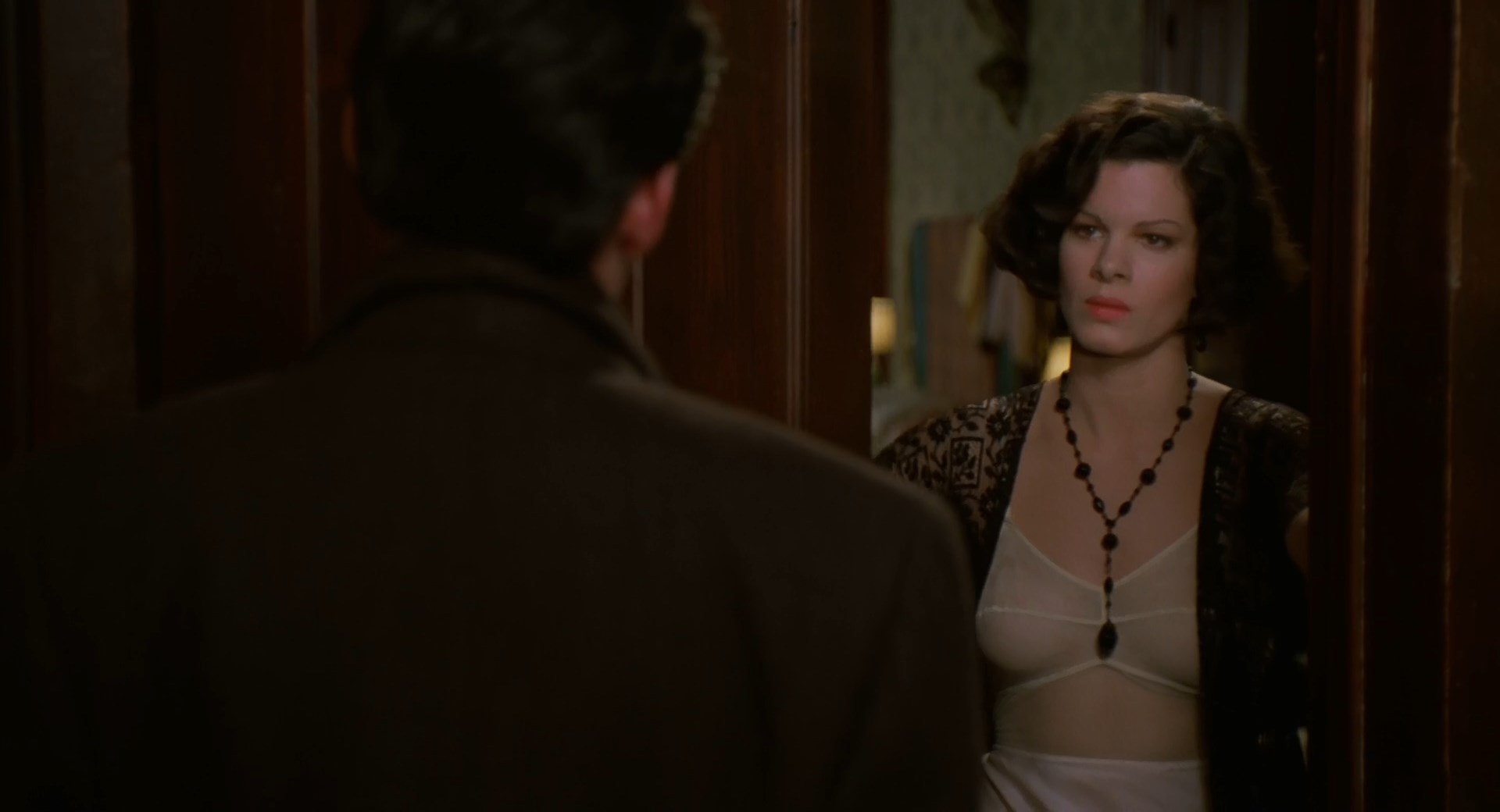 Marcia Gay Harden sexy - Miller's Crossing (1990)