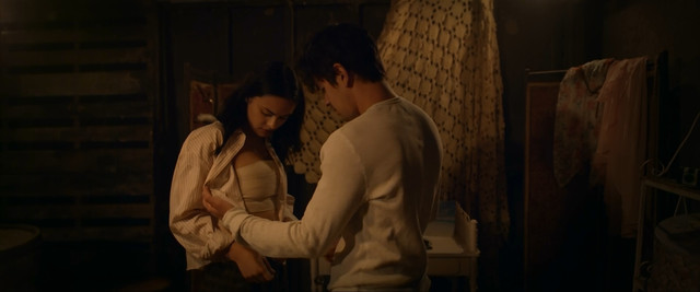 Camila Mendes sexy - Coyote Lake (2019)