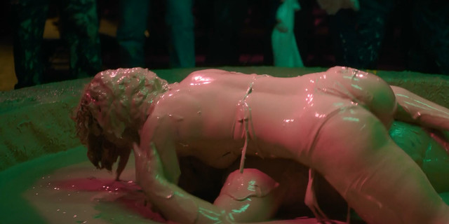 Britney Young sexy, etc - Glow s03e08 (2019)