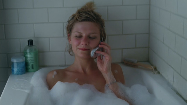 Kirsten Dunst sexy - Elizabethtown (2005)