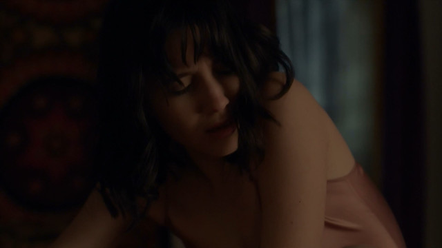 Julia Goldani Telles sexy - The Affair s05e04 (2019)