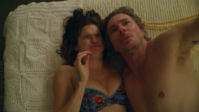 Lake Bell sexy - Bless This Mess s02e02 (2019)