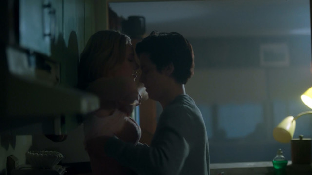 Lili Reinhart sexy - Riverdale s01e13 (2017)