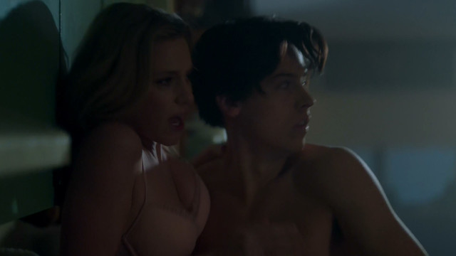 Lili Reinhart sexy - Riverdale s01e13 (2017)