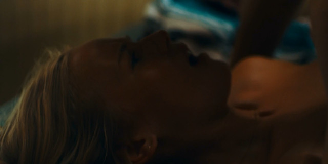 Danika Yarosh sexy - The Purge s02e03 (2019)