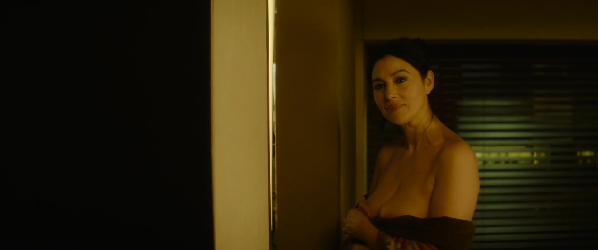 Monica Bellucci sexy - Spider in the Web (2019)