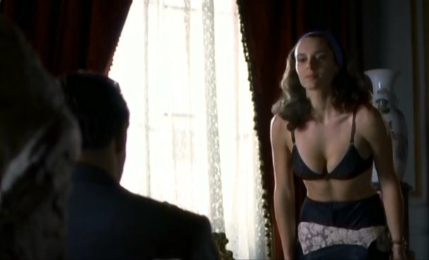 Raffaella Rea nude - Il Commissario De Luca s01e04 (2008)