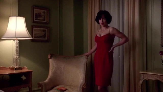 Linda Cardellini sexy - Mad Men (2015)